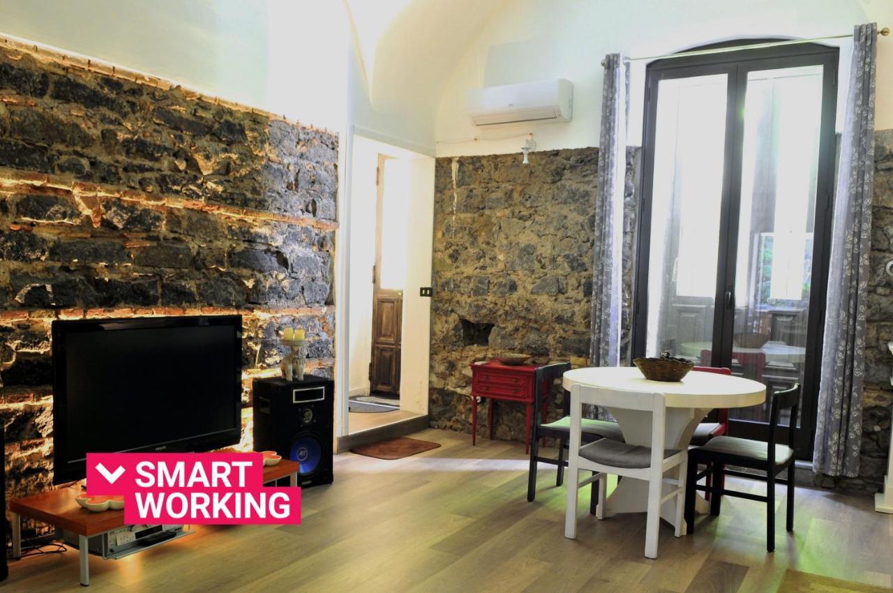 Petra Lavica Holiday Home By Wonderful Italy คาตาเนีย ภายนอก รูปภาพ